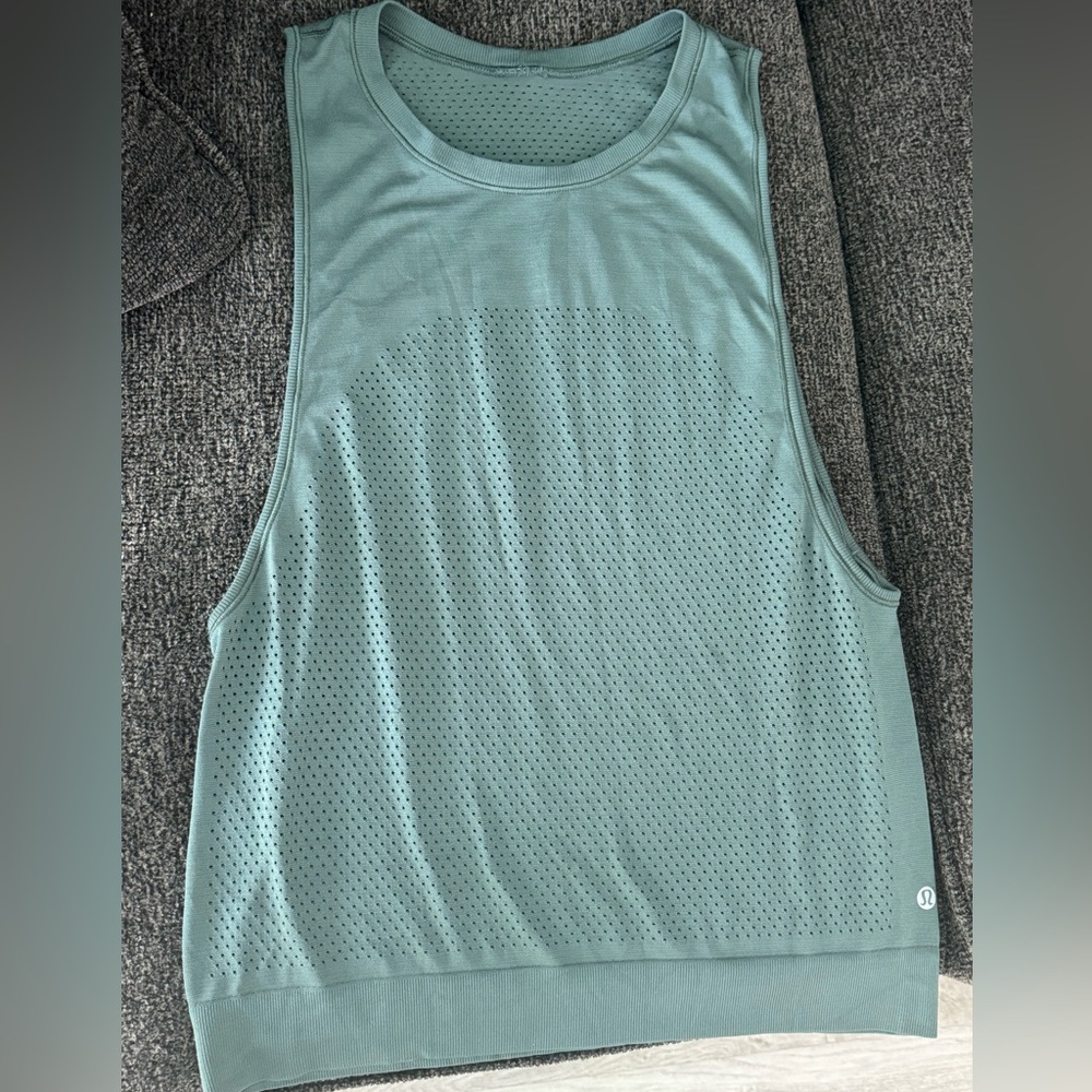 Lululemon tank size 6
